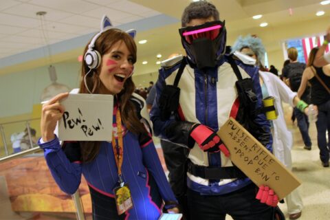dva-and-soldier76-from-overwatch-cosplay-at-Phoenix-Comicon-2017