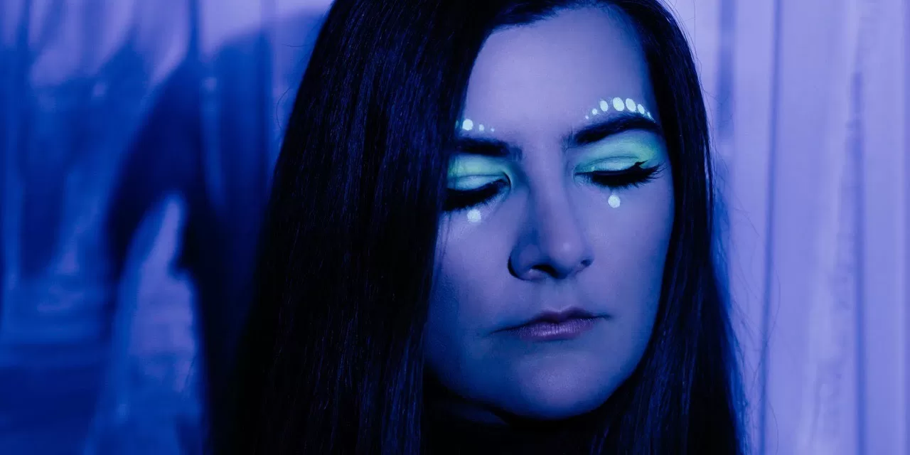 Video of the Day: Carolina Eyck, Debussy’s ‘Claire de Lune’ – on Theremin