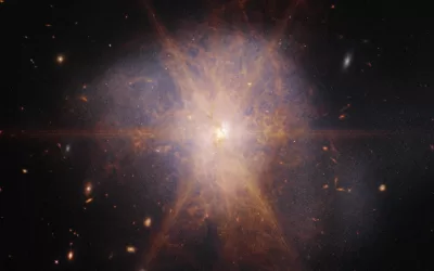Arp220: Galaxies Collide In Cosmic Explosion
