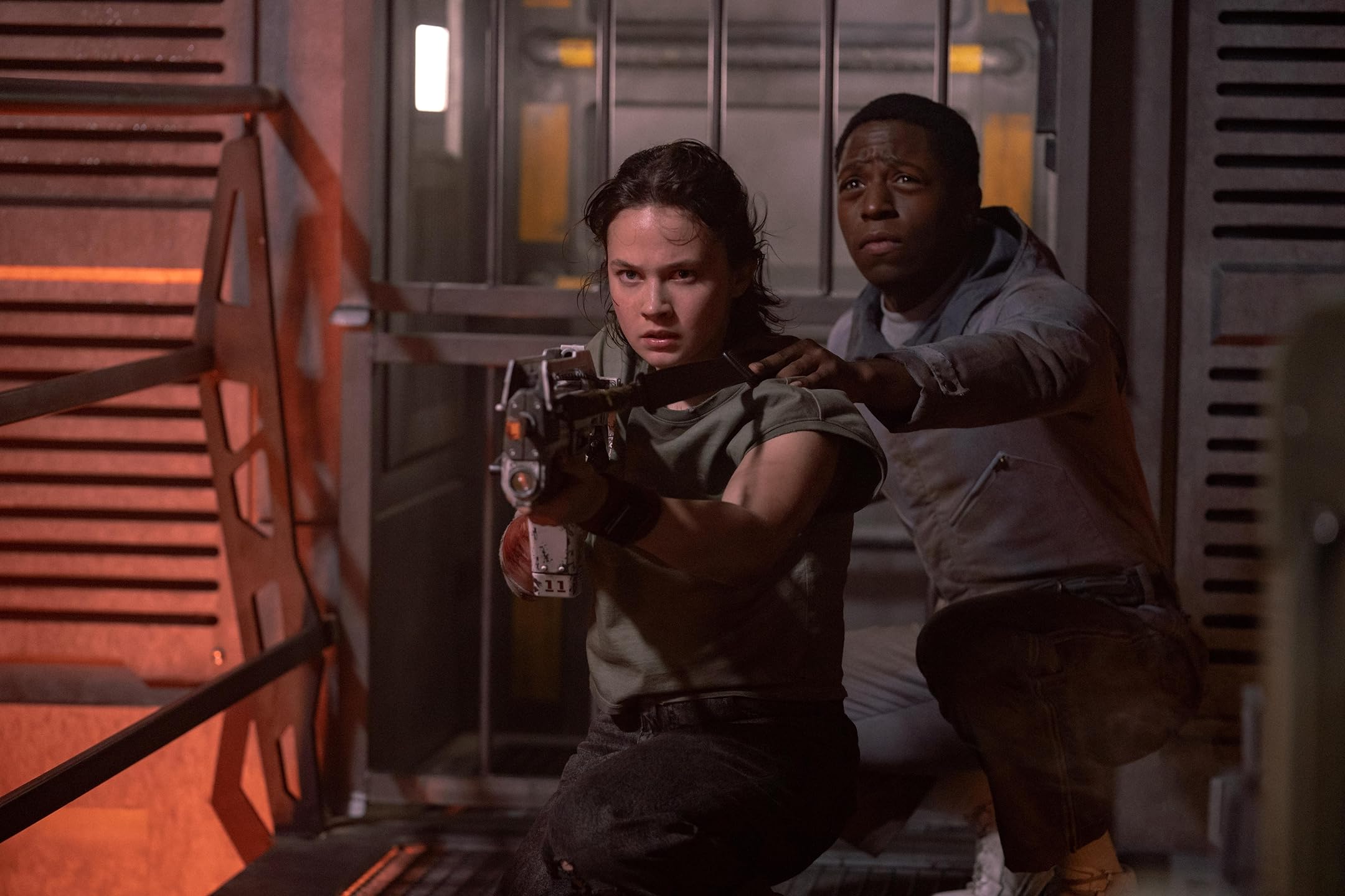 Cailee Spaeny and David Jonsson in Alien: Romulus (2024)