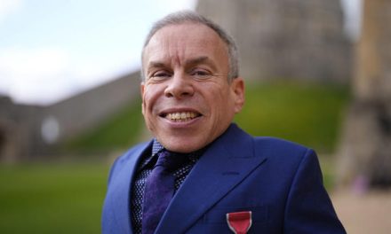 Warwick Davis, O.B.E.!!!