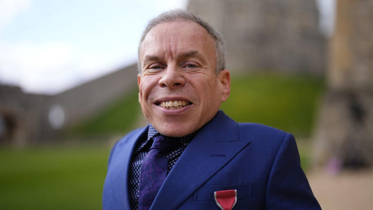 Warwick Davis, O.B.E.!!!