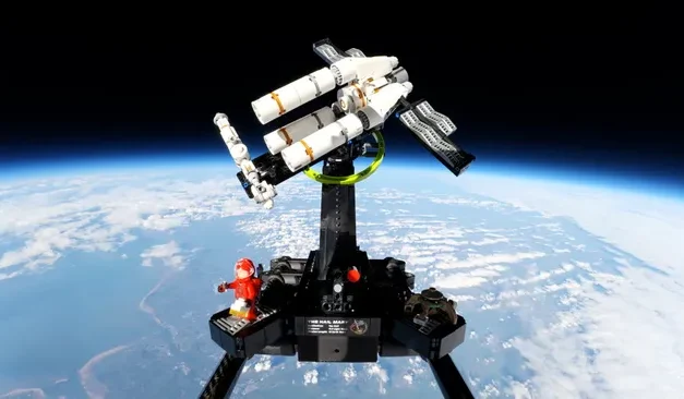 A Lego ‘Project Hail Mary’ set just soared into the stratosphere, breaking the Guinness World Record for highest flight