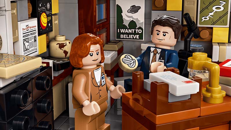 Gillian Anderson Reopens The X-Files | LEGO® Ideas